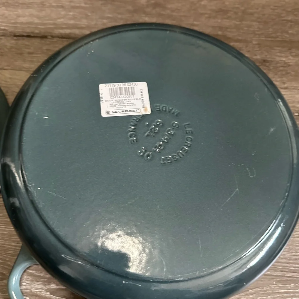 Le Creuset Teal Enameled Cast Iron Dutch Oven color OCEAN made in France